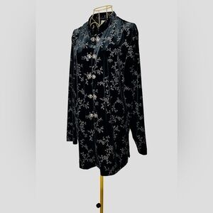 R & M Richards by Karen Kwong Black Velvet Tunic Top with Silver Adornments, 18